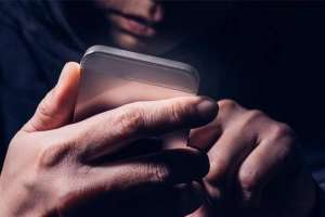 Киберполицейлер астаналық 87 жастағы қарияға ұрланған 39 млн теңгесін қайтарып берді