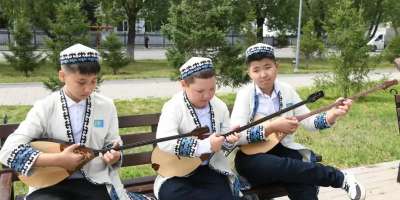 Colman Domingo and Jude Law at amfAR’s Venice Gala
