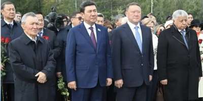 Colman Domingo and Jude Law at amfAR’s Venice Gala