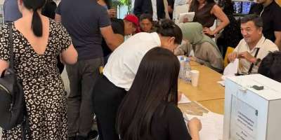 Colman Domingo and Jude Law at amfAR’s Venice Gala