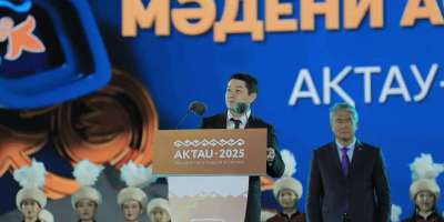 Colman Domingo and Jude Law at amfAR’s Venice Gala