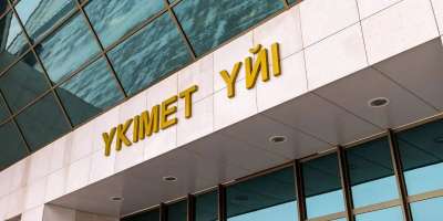 Colman Domingo and Jude Law at amfAR’s Venice Gala