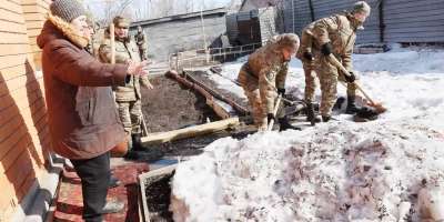 Colman Domingo and Jude Law at amfAR’s Venice Gala