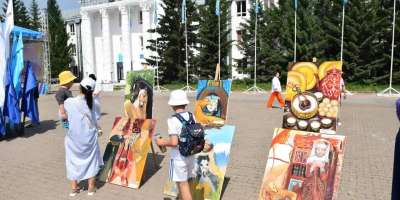 Colman Domingo and Jude Law at amfAR’s Venice Gala