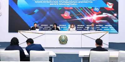 Colman Domingo and Jude Law at amfAR’s Venice Gala