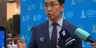 Colman Domingo and Jude Law at amfAR’s Venice Gala