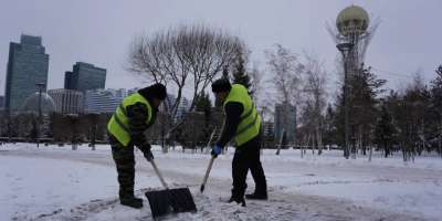Colman Domingo and Jude Law at amfAR’s Venice Gala