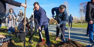 Colman Domingo and Jude Law at amfAR’s Venice Gala
