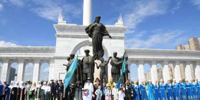 Colman Domingo and Jude Law at amfAR’s Venice Gala
