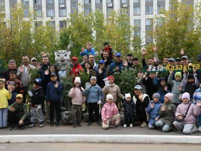 «Таза Қазақстан»: Астанада мектеп оқушылары ағаш отырғызды