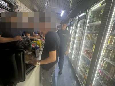 «Заң және тәртіп»: елордадағы сауда орнында тыйым салынған өнімдер тәркіленді