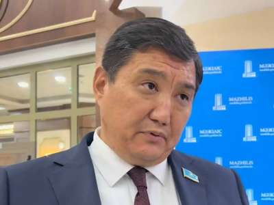 Ең төменгі жалақы көбеюі керек пе: Бақытжан Базарбек жауап берді