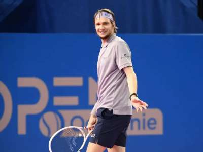 Қазақстандық теннисші Қытайдағы турнирдің жартылай финалына шықты