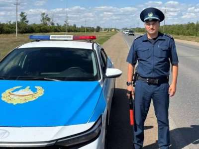 Полицейлер жүргізушілерді жолда абай болуға шақырады