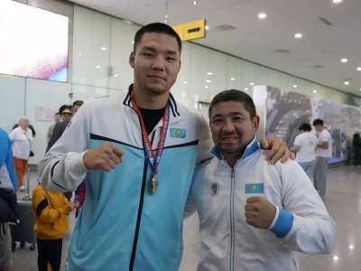 Азия чемпионы атанған астаналық боксшы елге оралды