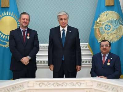 Президент Эндрю Парсонс пен Маджид Рашедті «Достық» орденімен марапаттады