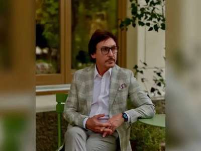 «1,5 млн теңге»: Жан Байжанбаевпен киноға түсу үшін ақша сұрады деген ата-ана шу шығарды