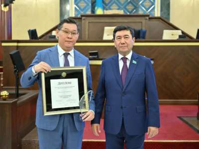 Мәжілісте «Парламент сөзі» сыйлығының иегерлері марапатталды