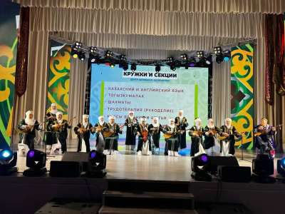 «Елден сәлем!»: Елордалық зейнеткерлер Ақкөл қаласында концерт қойды