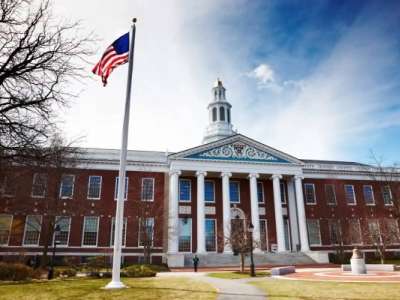 Гарвард университеті шетелдік студенттерді қабылдау құқығынан айырылды