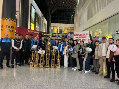 Елордалықтар әлем чемпионатында жеңіске жеткен каратэшілерді қарсы алды