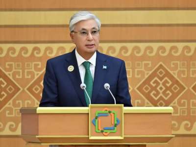 Президент: Азия мен Еуропа арасындағы құрлық арқылы тасымалданатын жүктің 85 пайызға жуығы еліміз арқылы өтеді