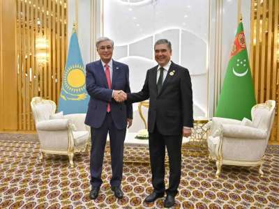 Әуежайда Қасым-Жомарт Тоқаев пен Гурбангулы Бердімұхамедов аз-кем әңгімелесті