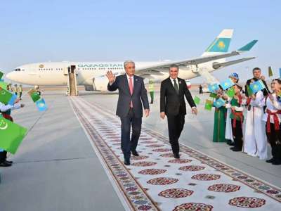 Президент Түрікменстанға барды
