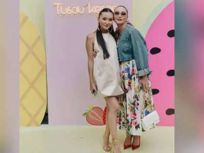 «Ақыл-есің дұрыс па, қызым?»: Айсәуле Бақытбек анасына пранк жасады