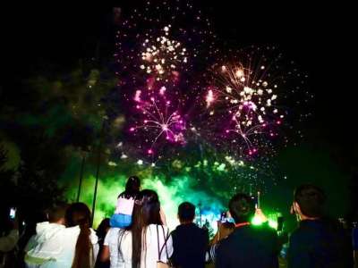 Елордада қала күніне орай мерекелік отшашу өтті