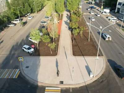 Елорда күні: Астанада коммуналдық қызметкерлер гүлзары ашылды