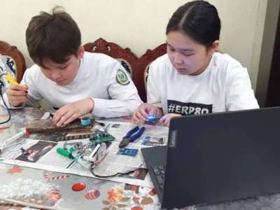 Елордалық оқушылар есте сақтау қабілеті бар ақылды розеткалар жасап шығарды