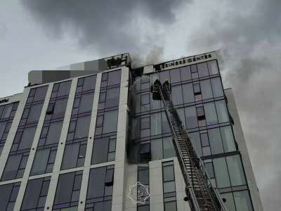 Астанадағы бизнес-орталықтардың бірінен өрт шықты (ВИДЕО)