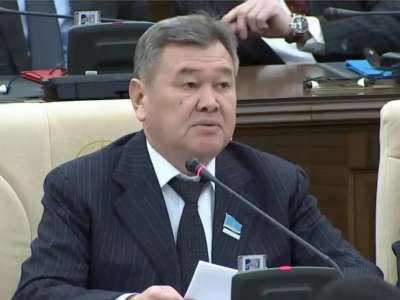 «Арал теңізін емес, көрші елдің көлін толтырып жатырмыз»: депутат Арал мәселесін көтерді