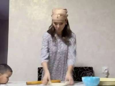 «Келіндік міндетін орындап жүр»: Динара Сәтжан наурызды қалай қарсы алғанын көрсетті