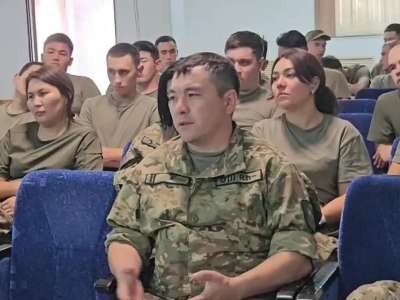 Қарағандыда әскери қызметшілерге қаржылық сауаттылық бойынша дәріс өтті