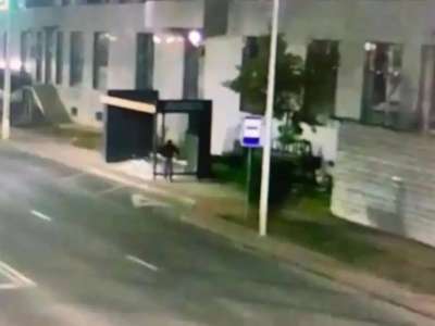 Астанада аялдаманы сындырған ер адам ұсталды (ВИДЕО)