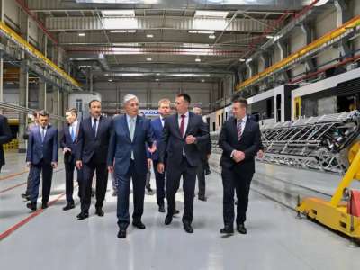 Президент Stadler Kazakhstan зауытымен танысты