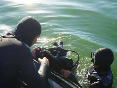 14 метр тереңдікте тікұшақтың сынықтары мен бір адамның мәйіті анықталды (ВИДЕО)