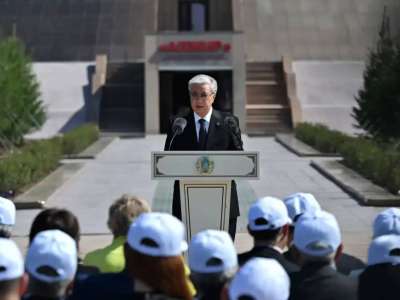 Тоқаев: Миллиондаған адамның тоталитаризм құрбаны болғанын жадымызда сақтау – қастерлі парызымыз