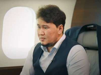 «Үш рет кездесіп, үйлендім»: Жахан Отарғалиев үшінші некесі туралы бар шындықты айтып берді