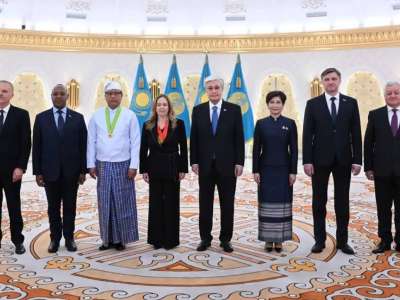 Президент жеті мемлекеттің елшісінен сенім грамоталарын қабылдады