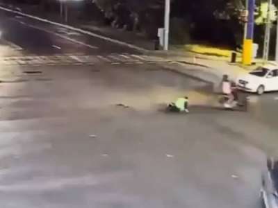 Полиция қызметкерін әдейі соққан мопед жүргізушісі жазаланды