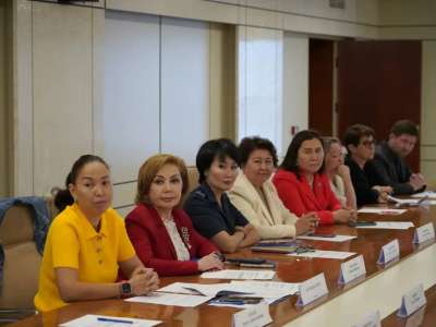 Астанада Әйелдер істері және отбасылық-демографиялық саясат жөніндегі комиссия отырысы өтті