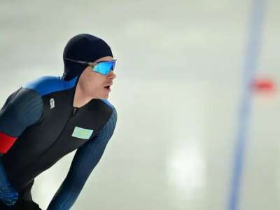 Евгений Кошкин конькимен жүгіруден әлем кубогы кезеңінде алтыннан алқа тақты