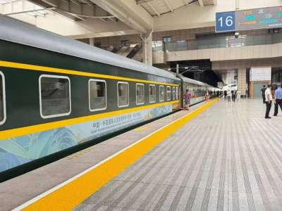 «Сиань-Алматы» бағыты бойынша алғашқы туристік пойыз сапарға аттанды