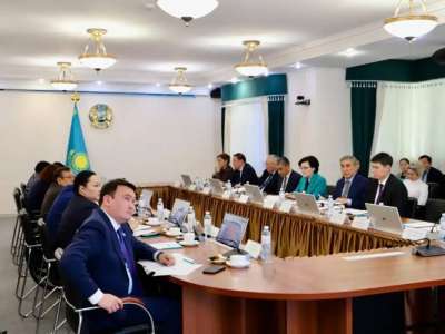 Светлана Жақыпова депутаттармен отбасыларды әлеуметтік қолдау мәселелерін талқылады