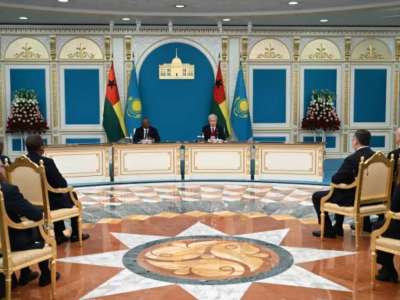 Қасым-Жомарт Тоқаев пен Умару Сисоку Эмбало БАҚ өкілдері үшін брифинг өткізді