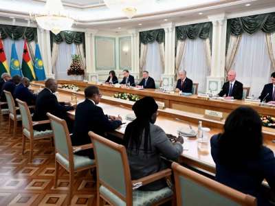 Қазақстан мен Гвинея-Бисау президенттері кеңейтілген құрамда келіссөз жүргізді