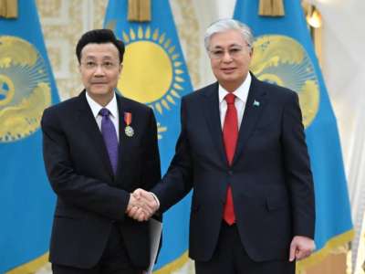 Қасым-Жомарт Тоқаев Қытай елшісін «Достық» орденімен марапаттады